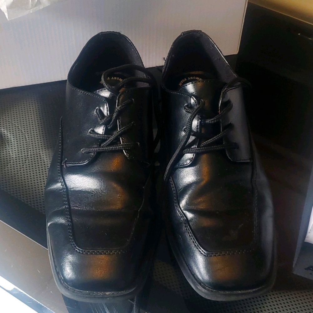 Dress shoes